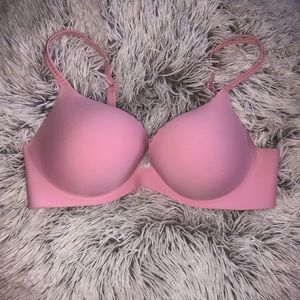 LIKE NEW lightly lined bra (VICTORIA’S SECRET)
